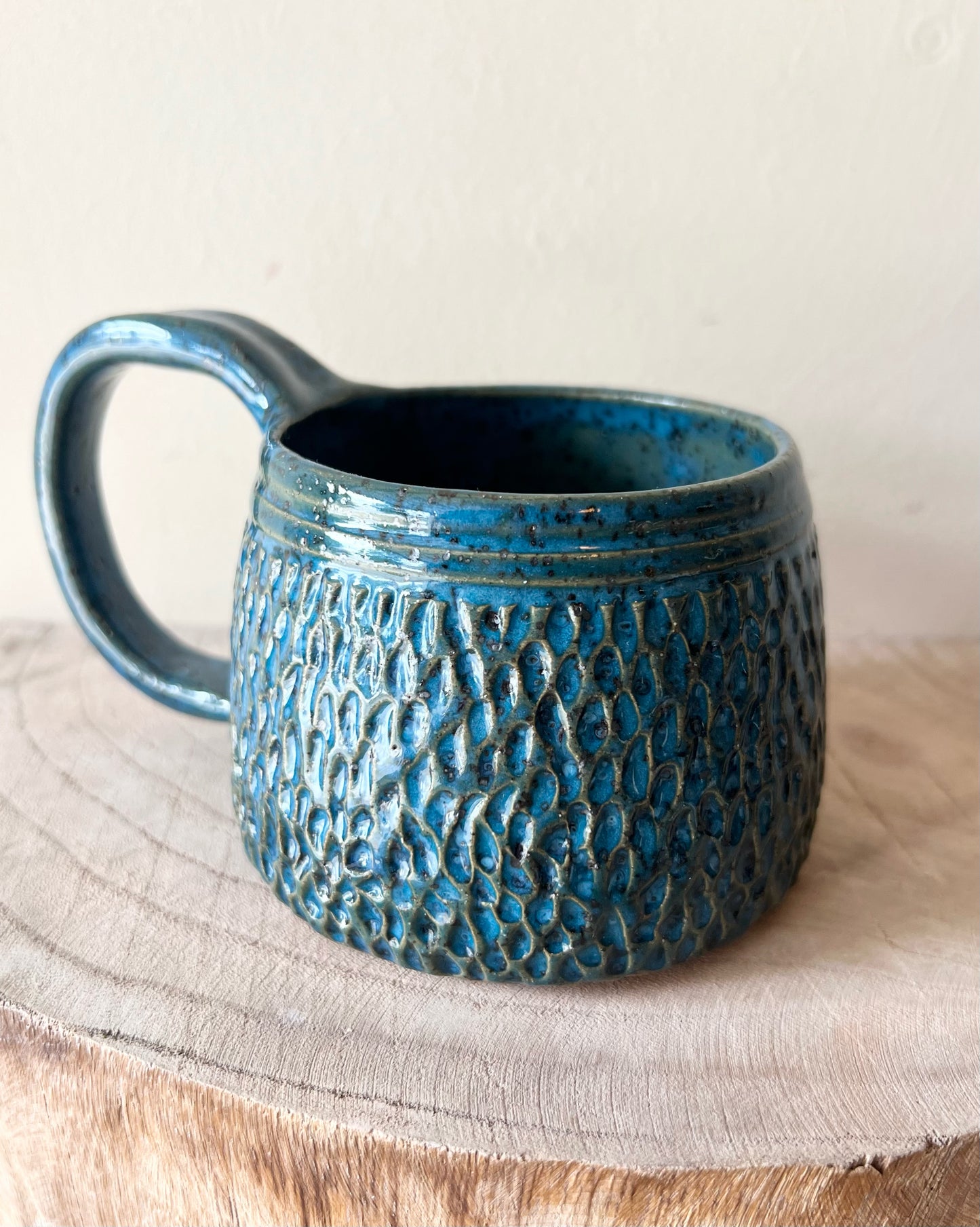 Blue Full Carved Mug