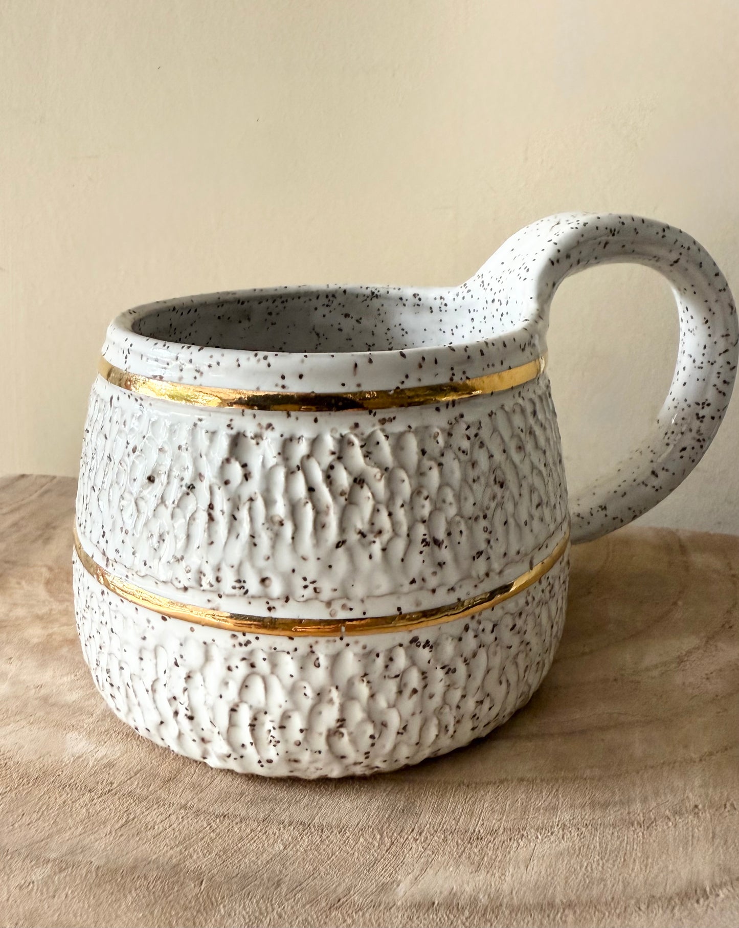 White Gold Classic Carved Mug