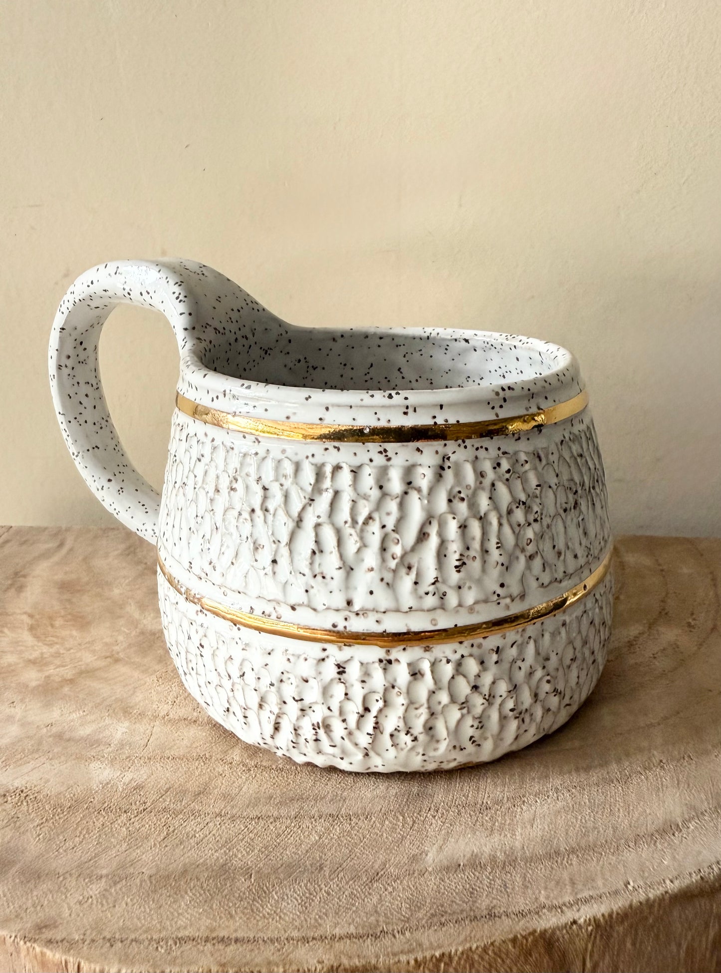 White Gold Classic Carved Mug
