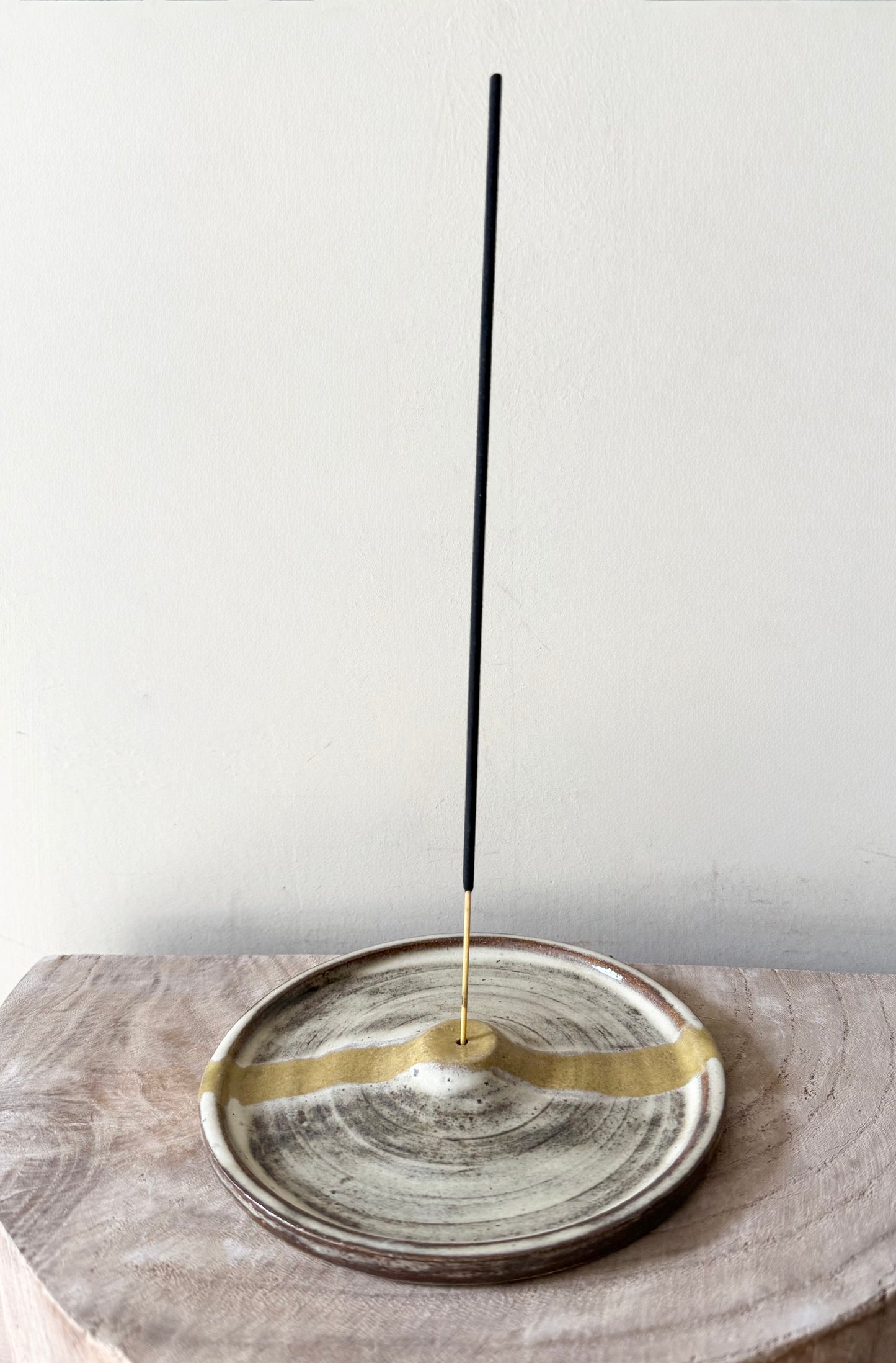 Mustard Oak Incense Holder