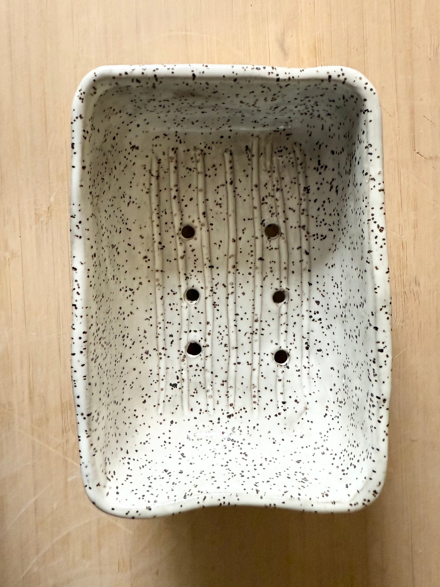 White Gold Speckled Sponge Dish