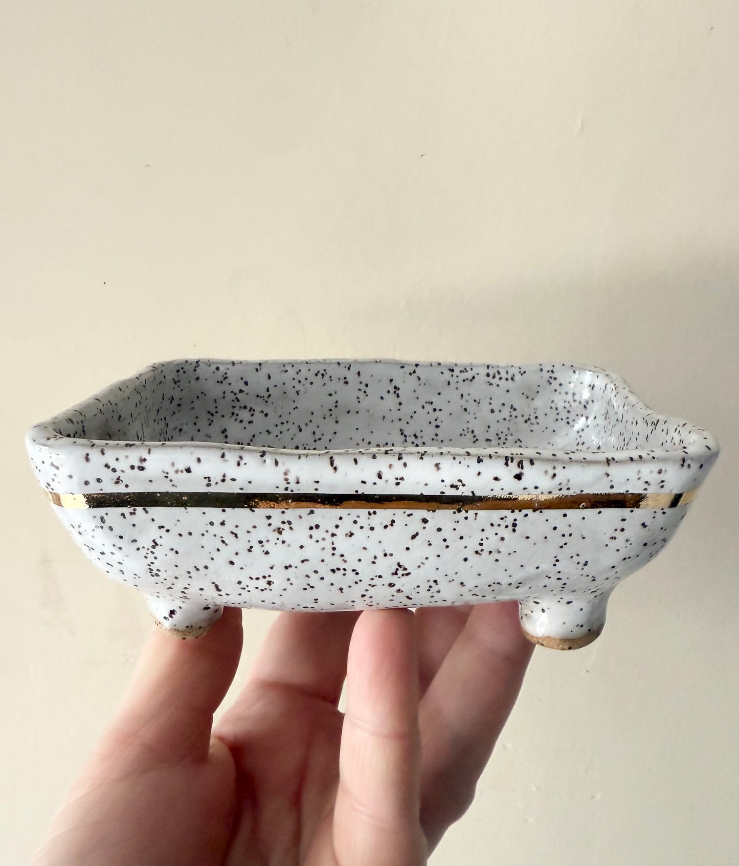 White Gold Speckled Sponge Dish