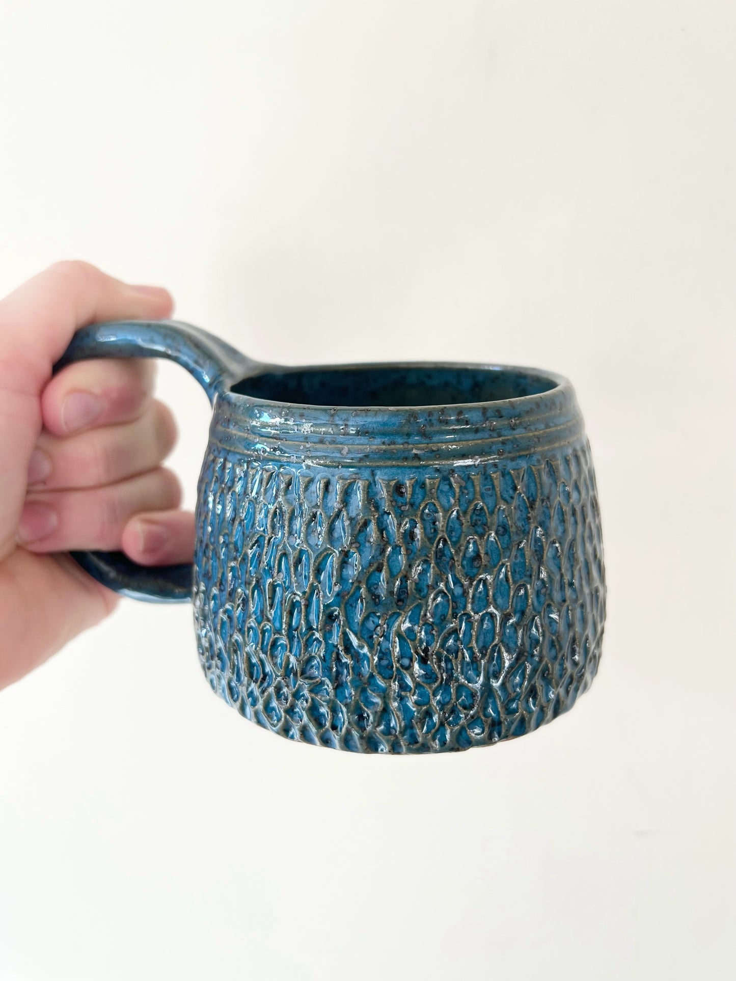 Blue Full Carved Mug