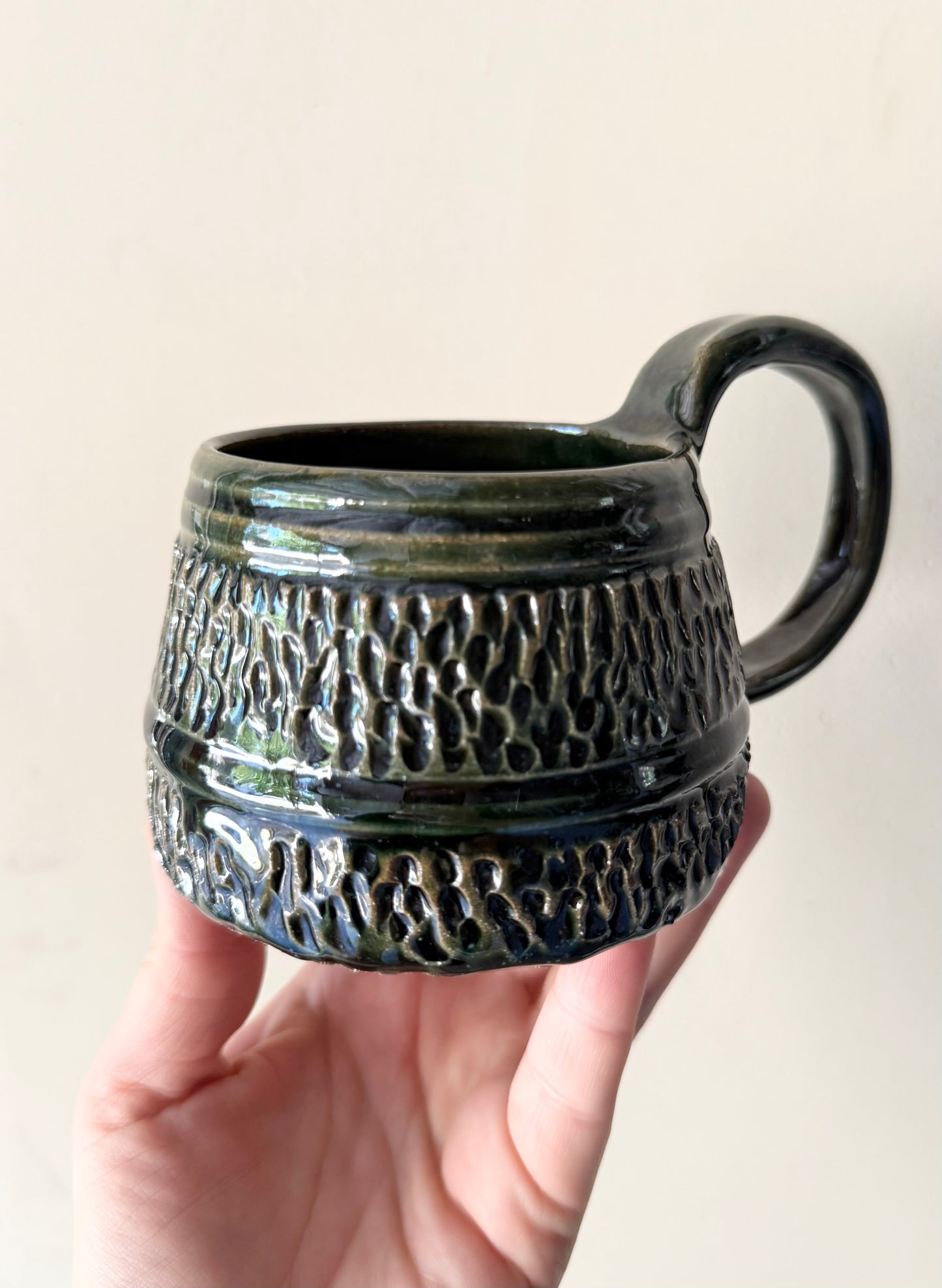 Green Classic Carved Mug